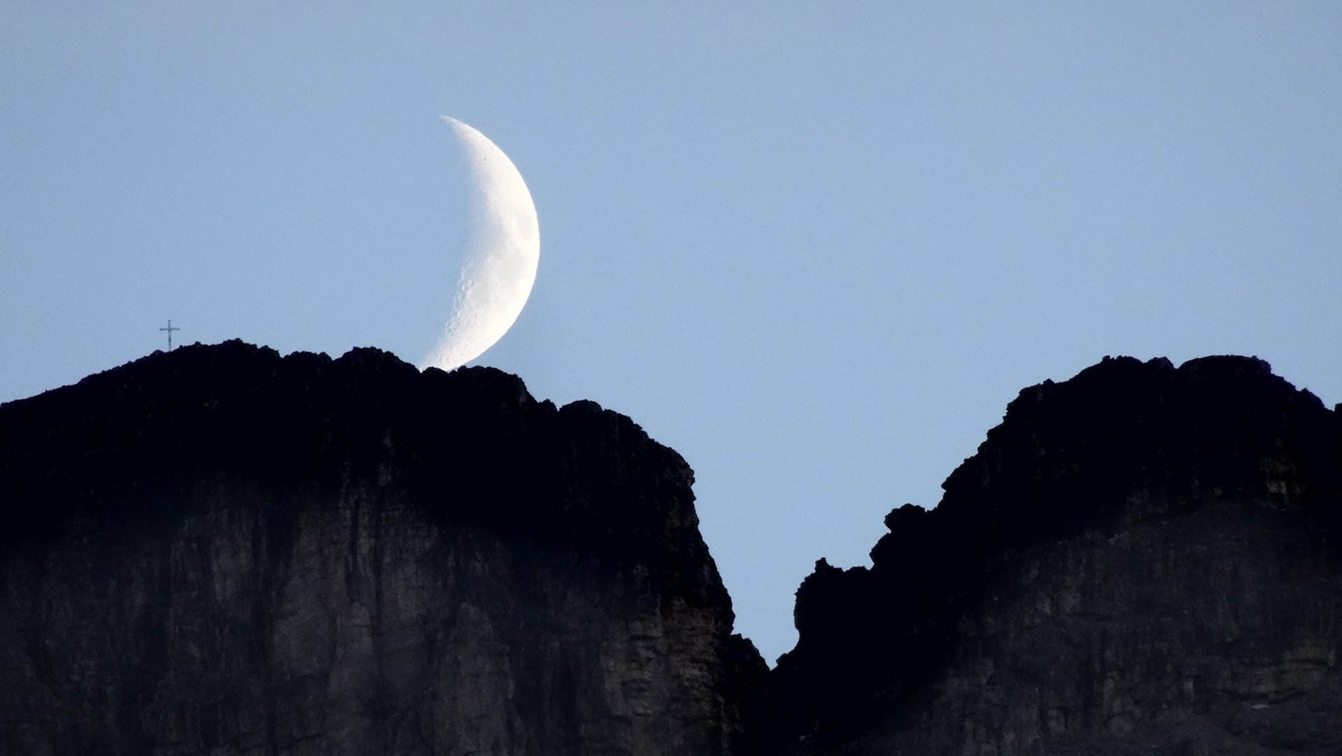 Der Mond über den Dolomiten in Corvara