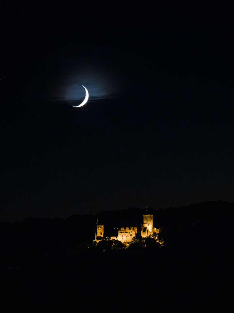 Der Mond über der Burg Rötteln