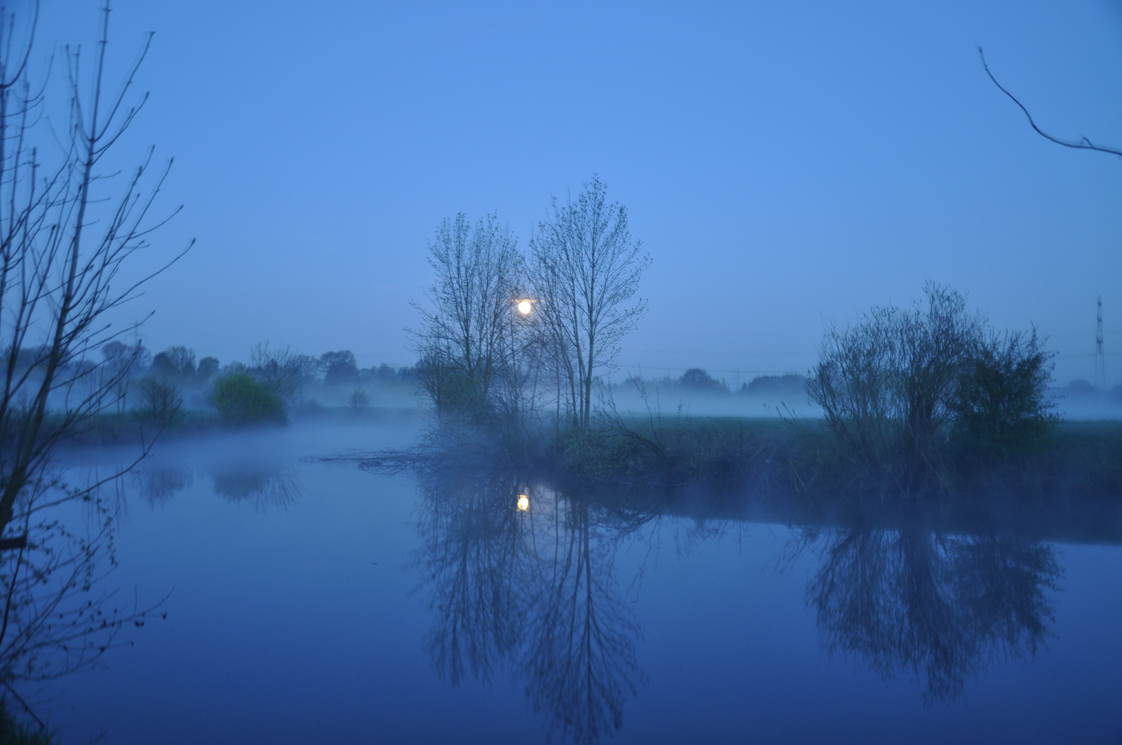 Der Mond über der Lippe