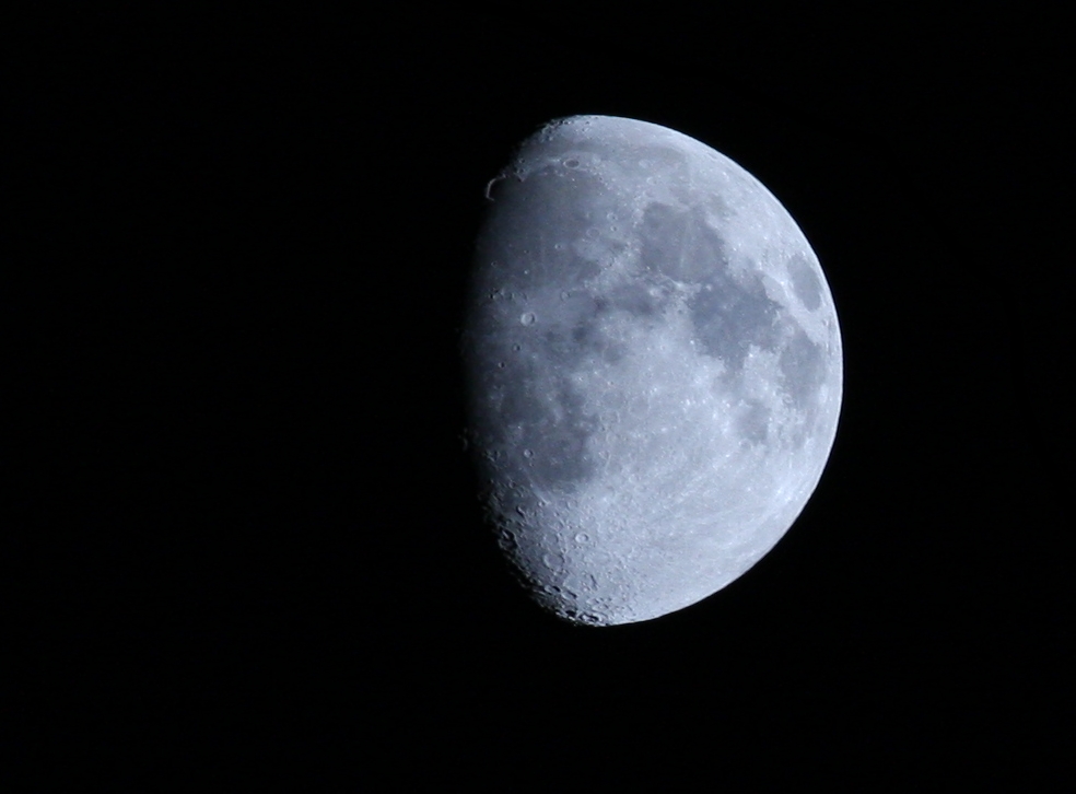 Der Mond über Ettringen