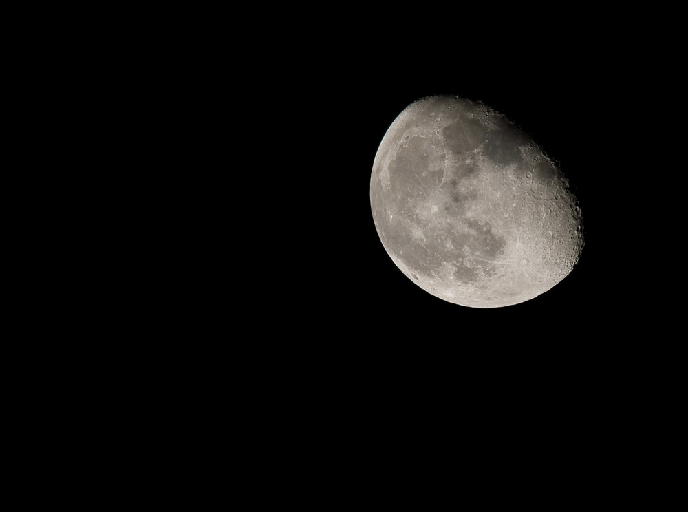 Der Mond über Hamburg