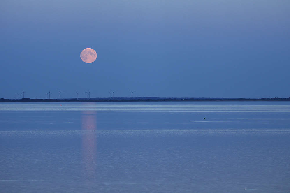 Der Mond und das Meer