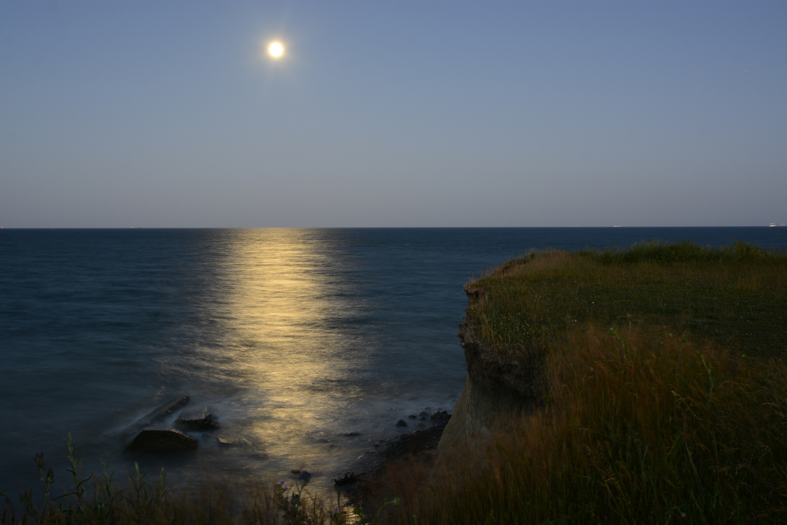 Der Mond und das Meer