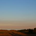 Der Mond und das unendliche Blau des Himmels, das Meer