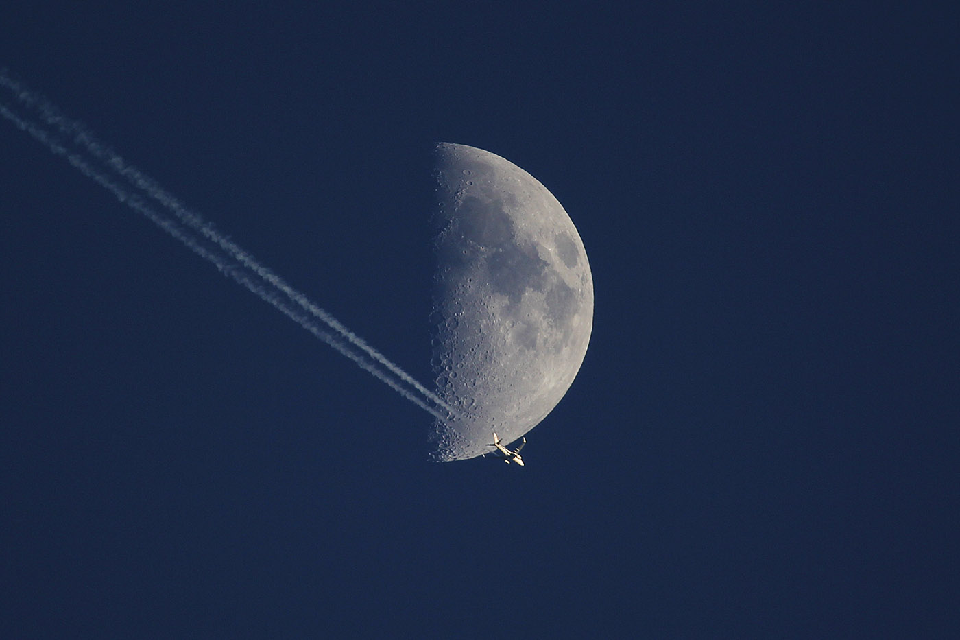 Der Mond und der Flieger