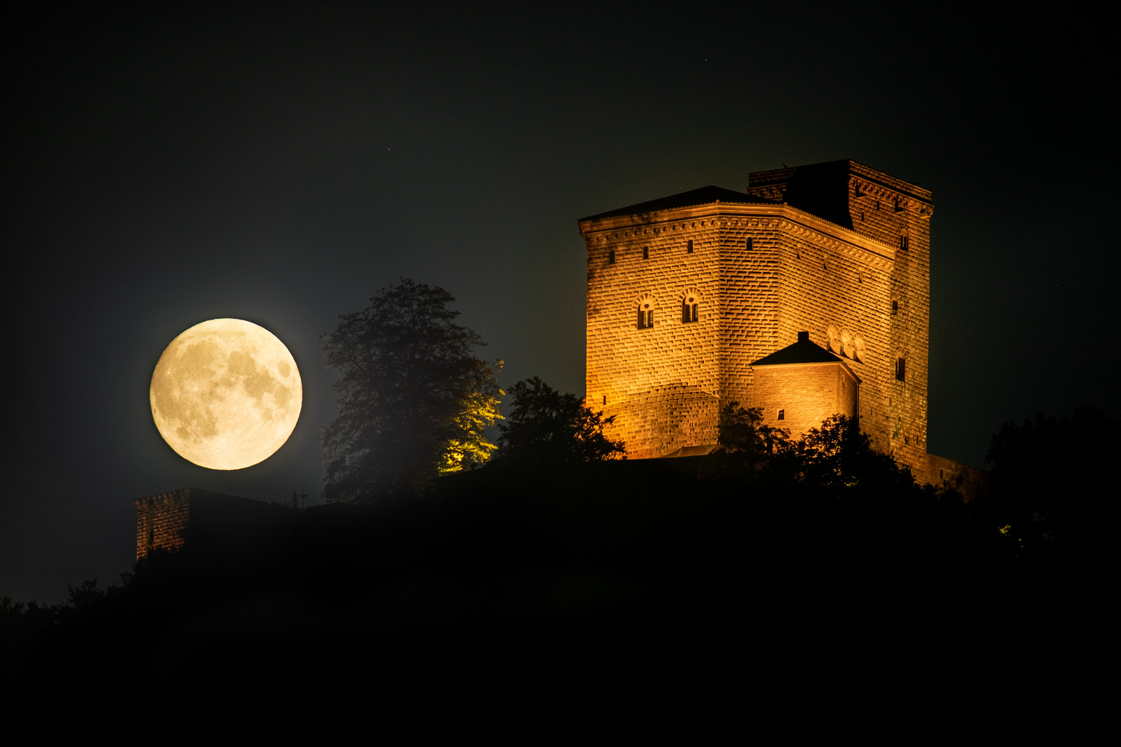 Der Mond und der Trifels...