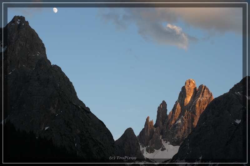 Der Mond und die Dolomiten