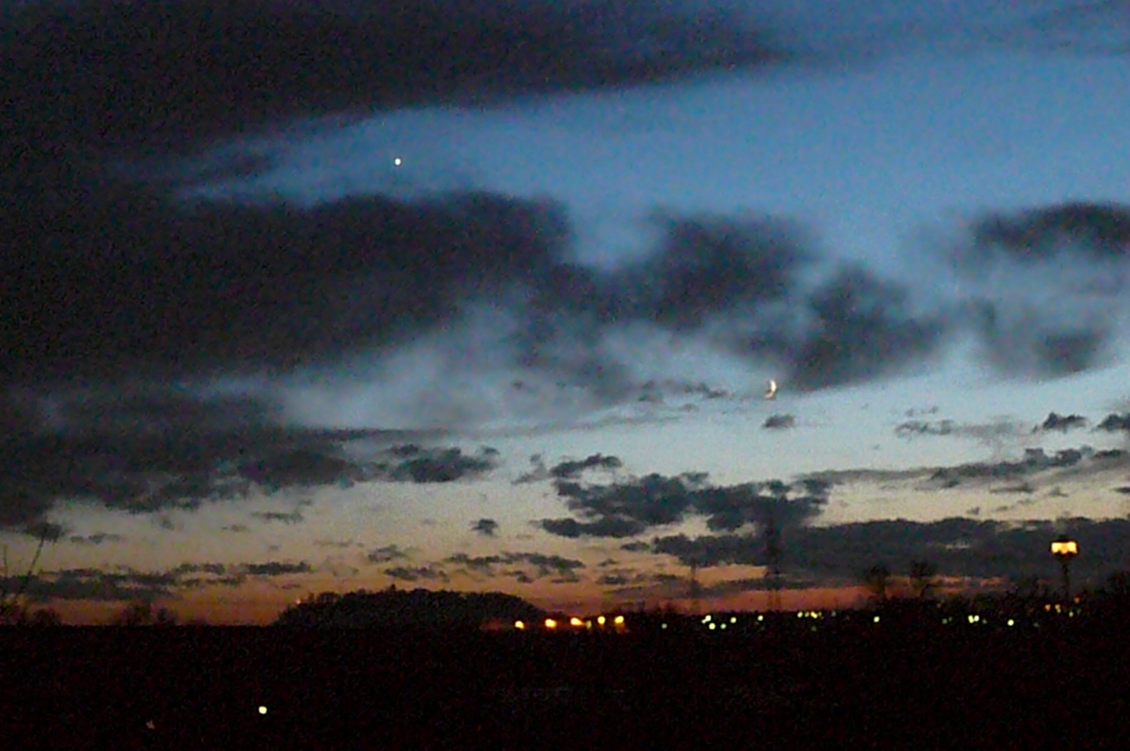 Der Mond und die Venus