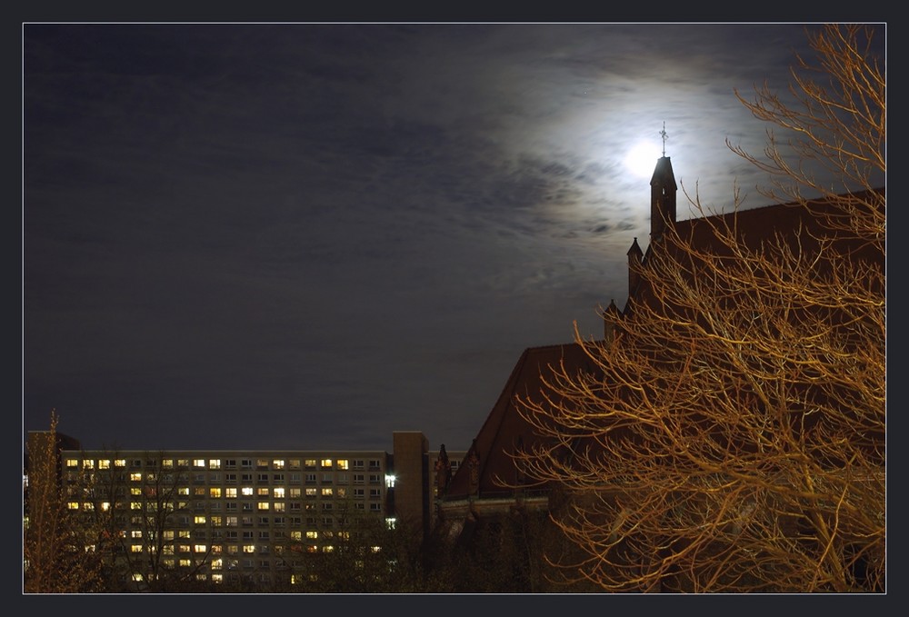 der Mond von gegenüber