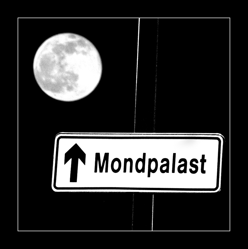 Der Mond Von Wanne Eickel Foto Bild Kunstfotografie