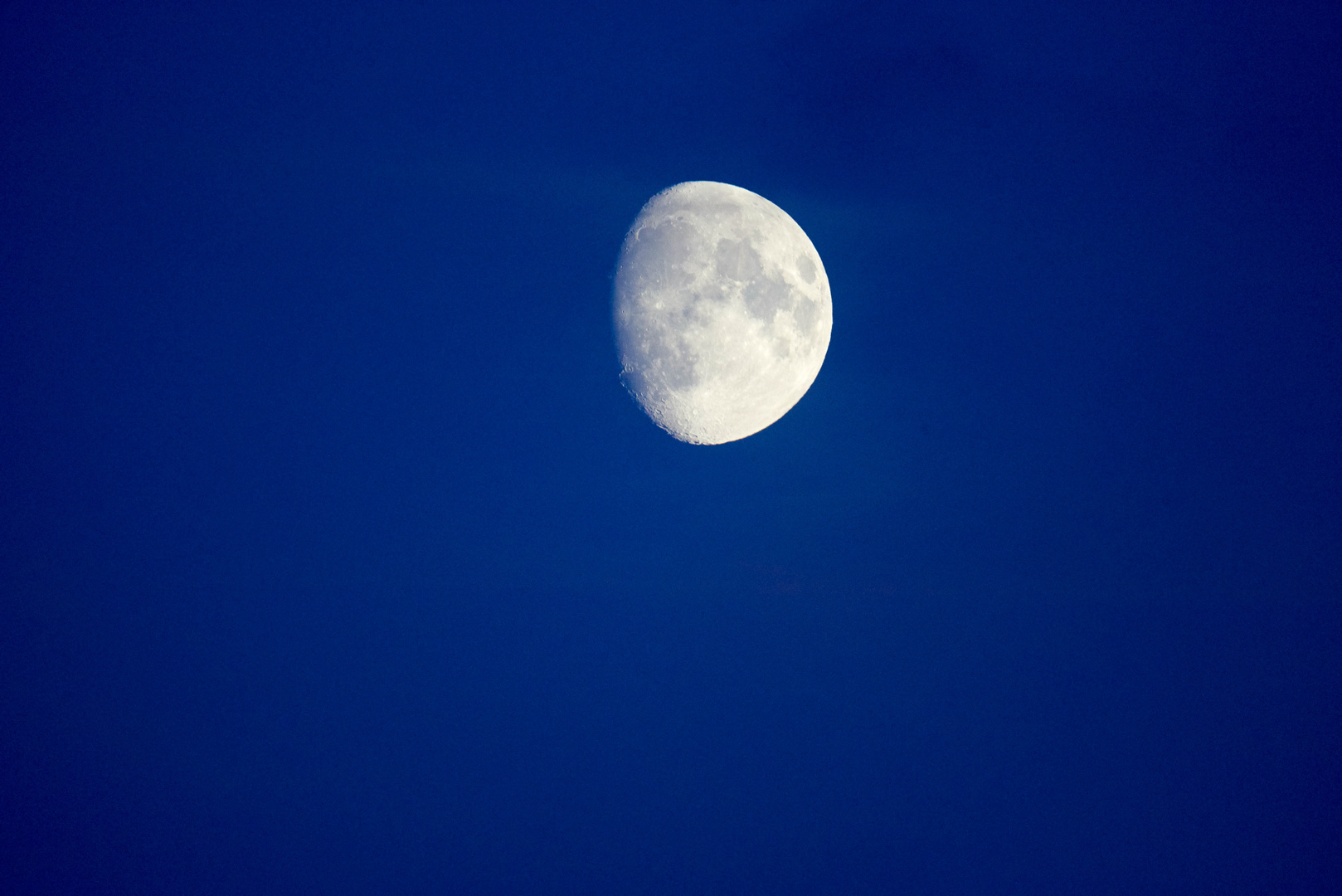 Der Mond zur blauen Stunde über dem Tister Bauernmoor