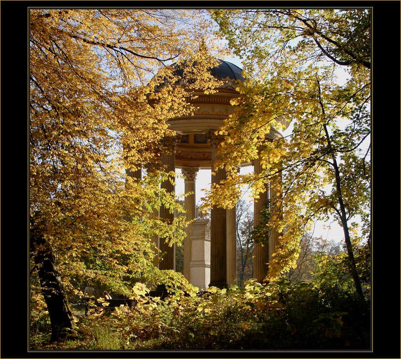 der Monopteros im Park von Schloss Nymphenburg