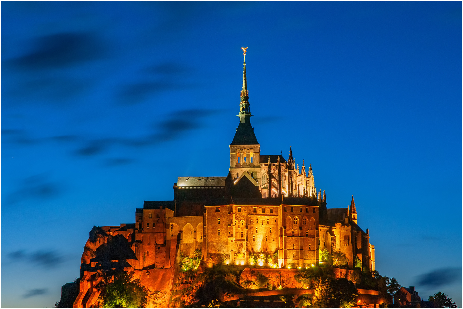 Der Mont - Saint Michel bei Dunkelheit