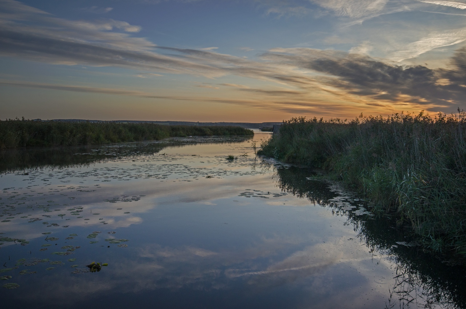 Der Moorkanal  am Sonnenaufgang