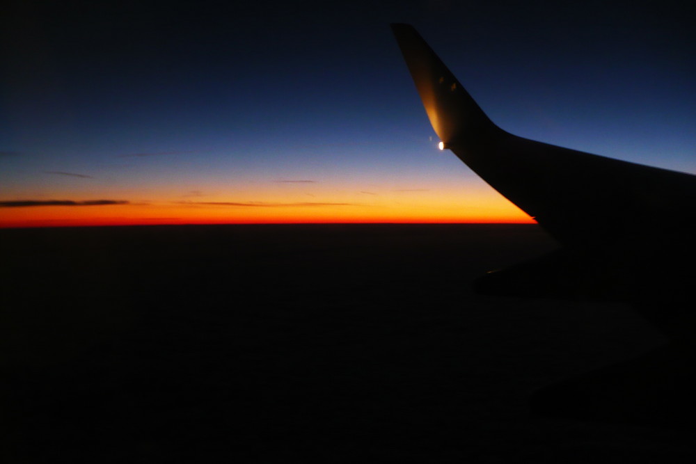 der morgen über den wolken