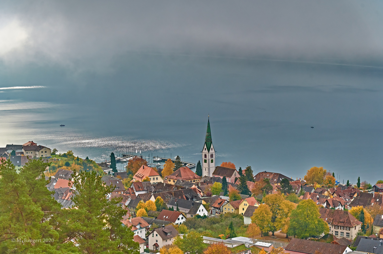 Der morgendliche Nebel über Sipplingen lichtet sich