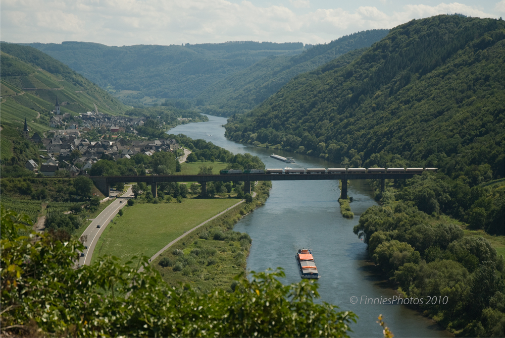 Der Moselbrücke von der Klettersteig am Eller