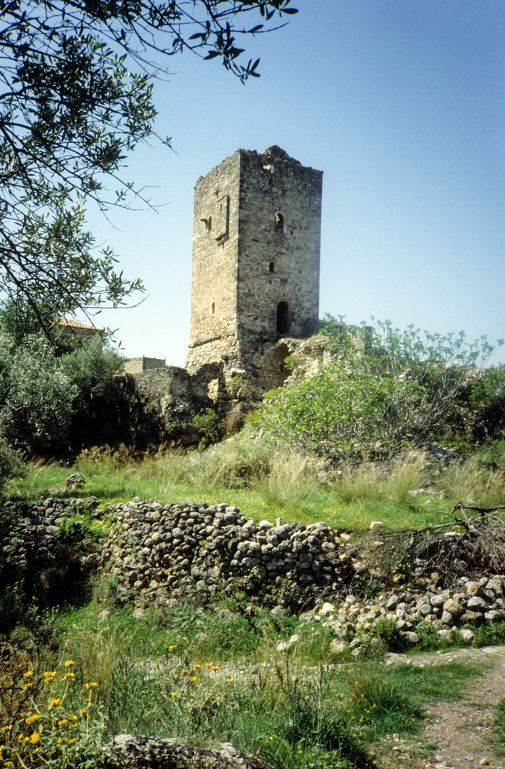 Der Mourtzanis-Turm in Alt-Kardamili