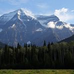 Der Mt. Robson ist mit 3.954 m Höhe eine wahrlich imposante Erscheinung...