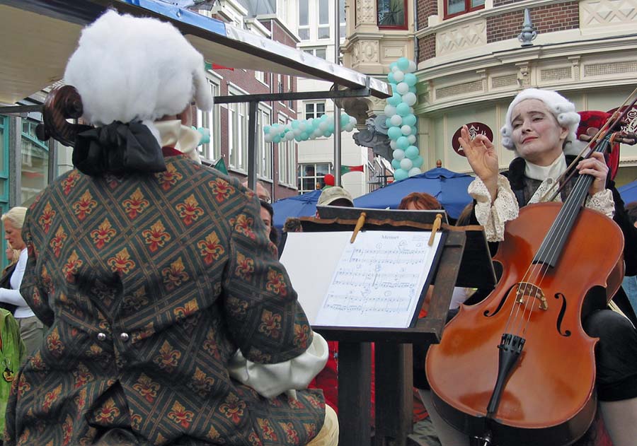 Der Musiklehrer mit Schüler