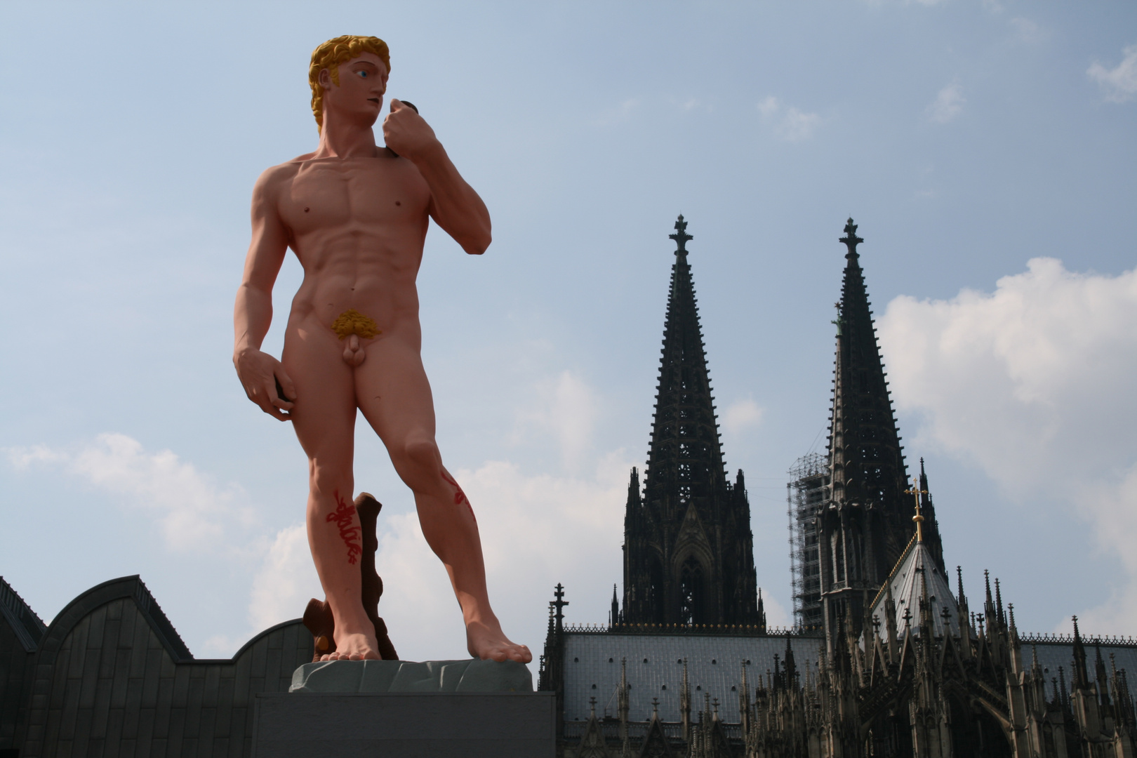 Der nackte am Dom