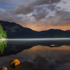 Der Nebel bei Nachts über dem Eibsee