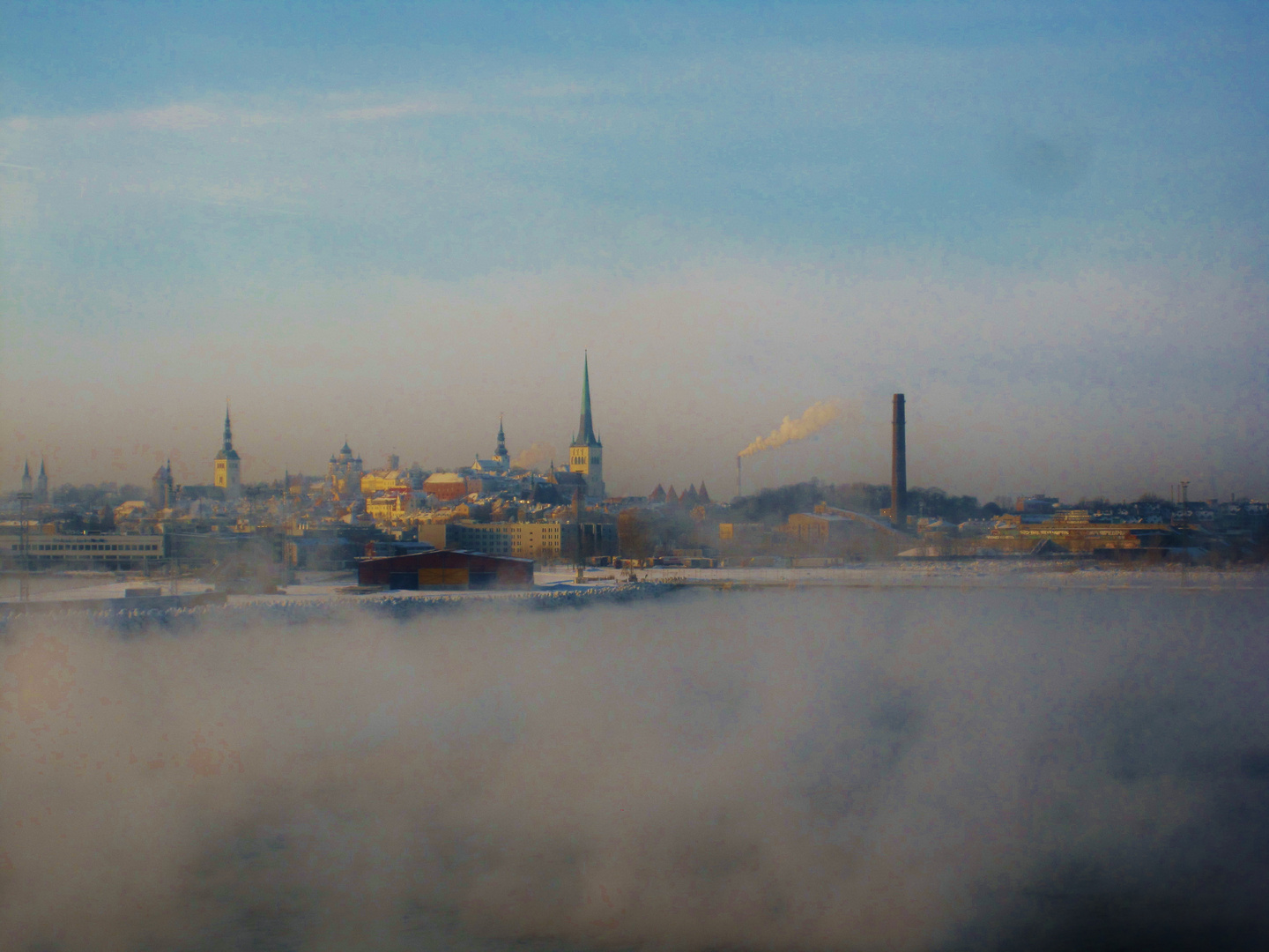 Der Nebel gibt Tallinn frei