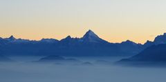 Der Nebel in den Bergspitzen