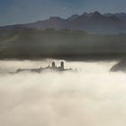 Der Nebel lichtet sich, die Klostertürme sind wieder zu sehen
