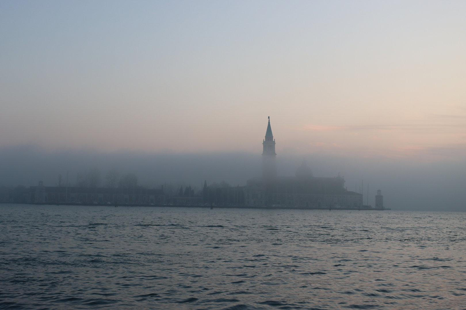 Der Nebel verschluckt Venedig