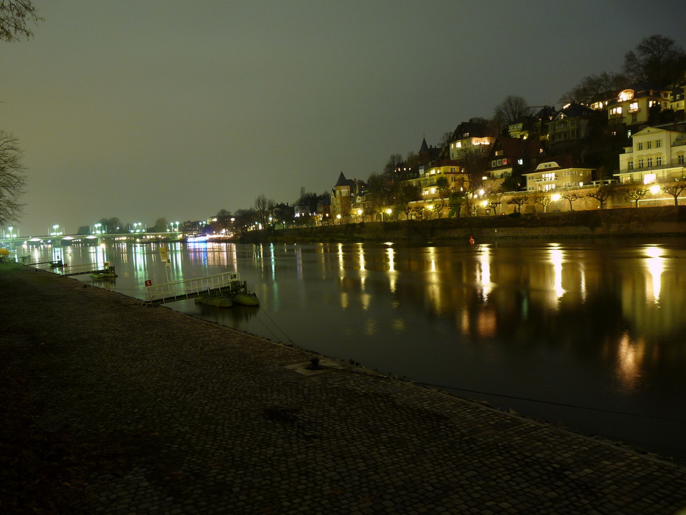 Der Neckar bei Nacht