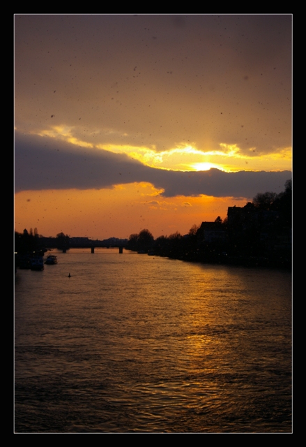 Der Neckar - bei Schnee und Sonnenuntergang