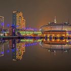 der Neue Hafen Bremerhaven im Spiegel der Nacht