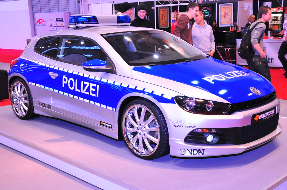 Der Neue Scirocco...auch als Polizeiwagen sieht er gut aus :o))