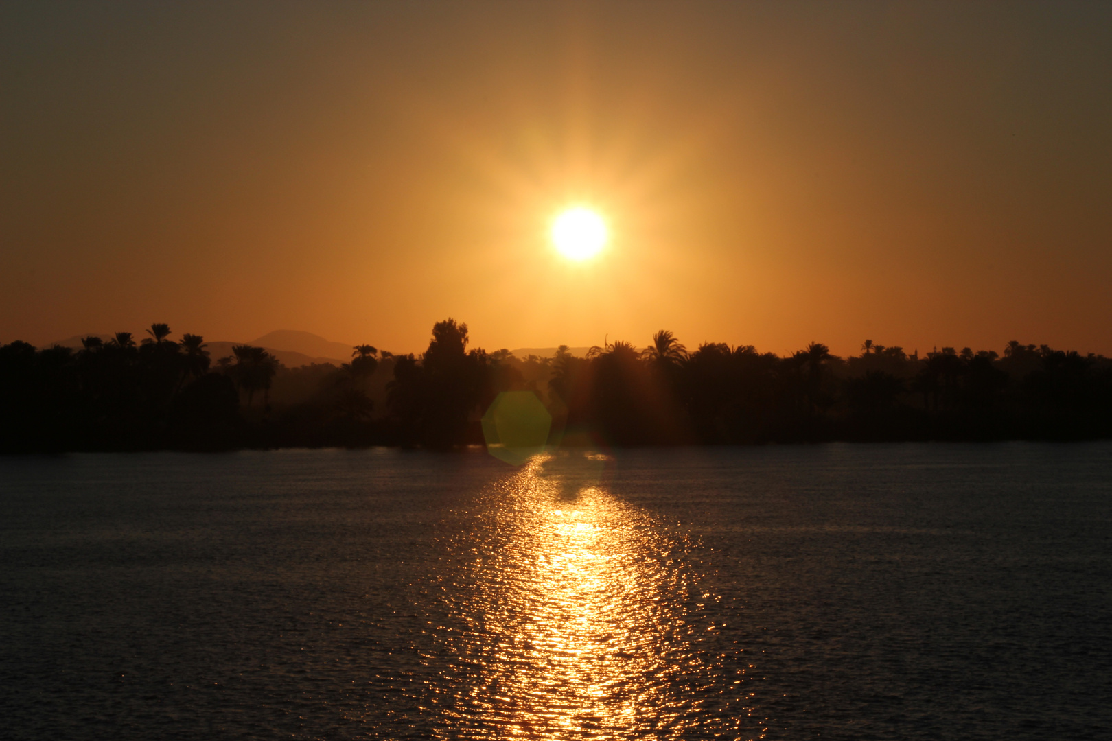 Der Nil bei Sonnenaufgang