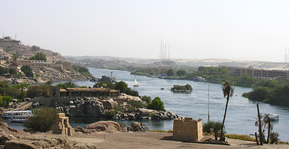 Der Nil schlängelt sich durch viele Länder und wunderschöne Landschaften…