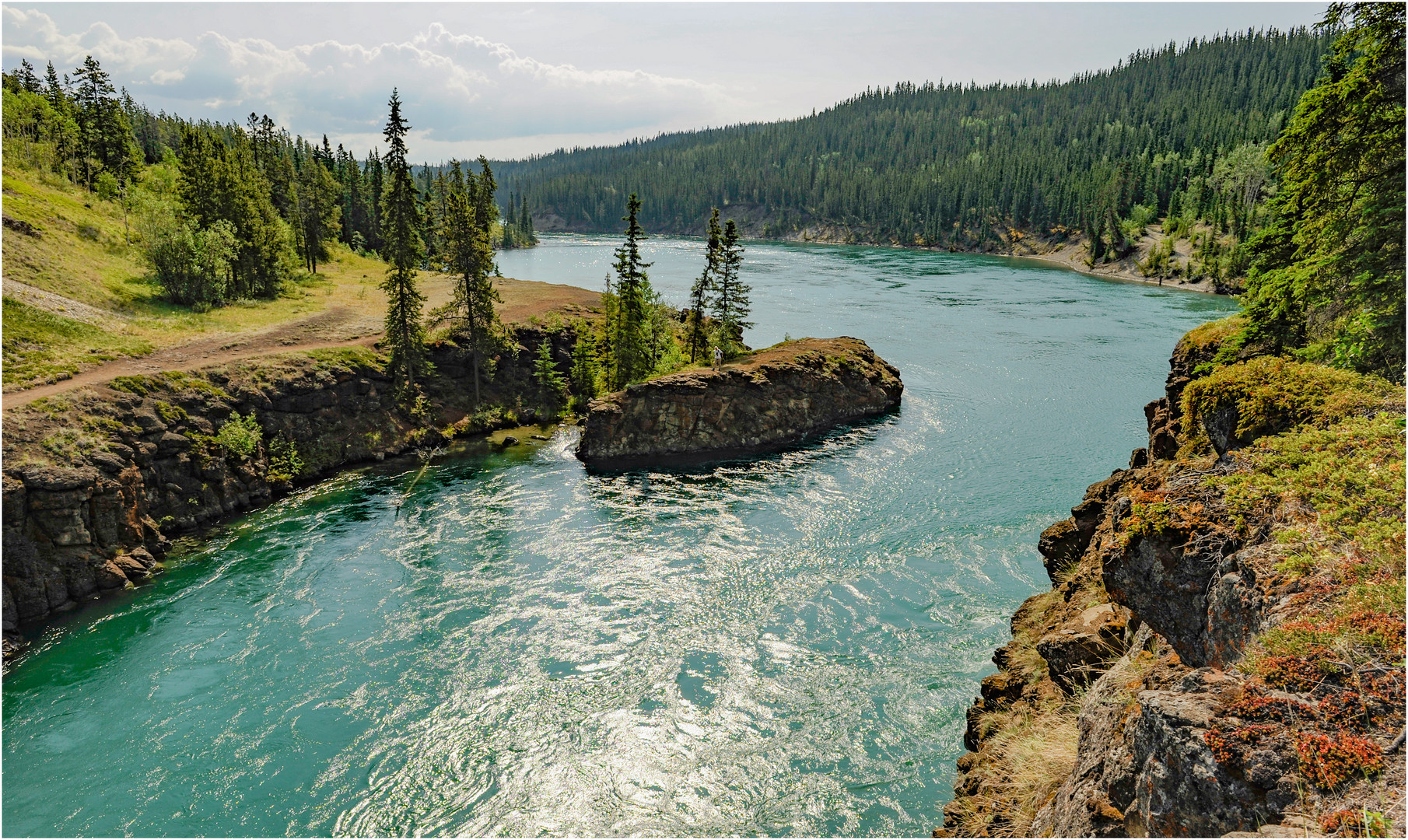 Der noch jungfräuliche Yukon River bei Whitehorse - Kanada, 2009