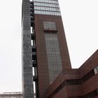 Der Nordsternturm in Gelsenkirchen-Horst mit der Skulptur Herkules