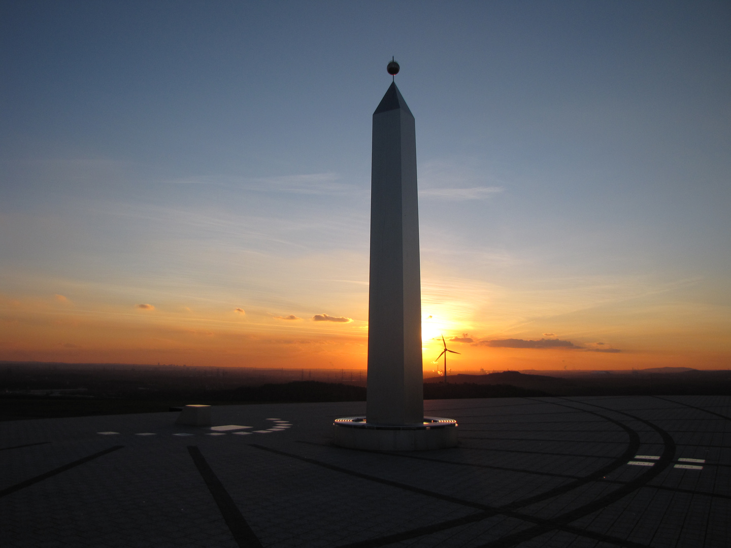 Der Obelisk auf der Halde Hoheward