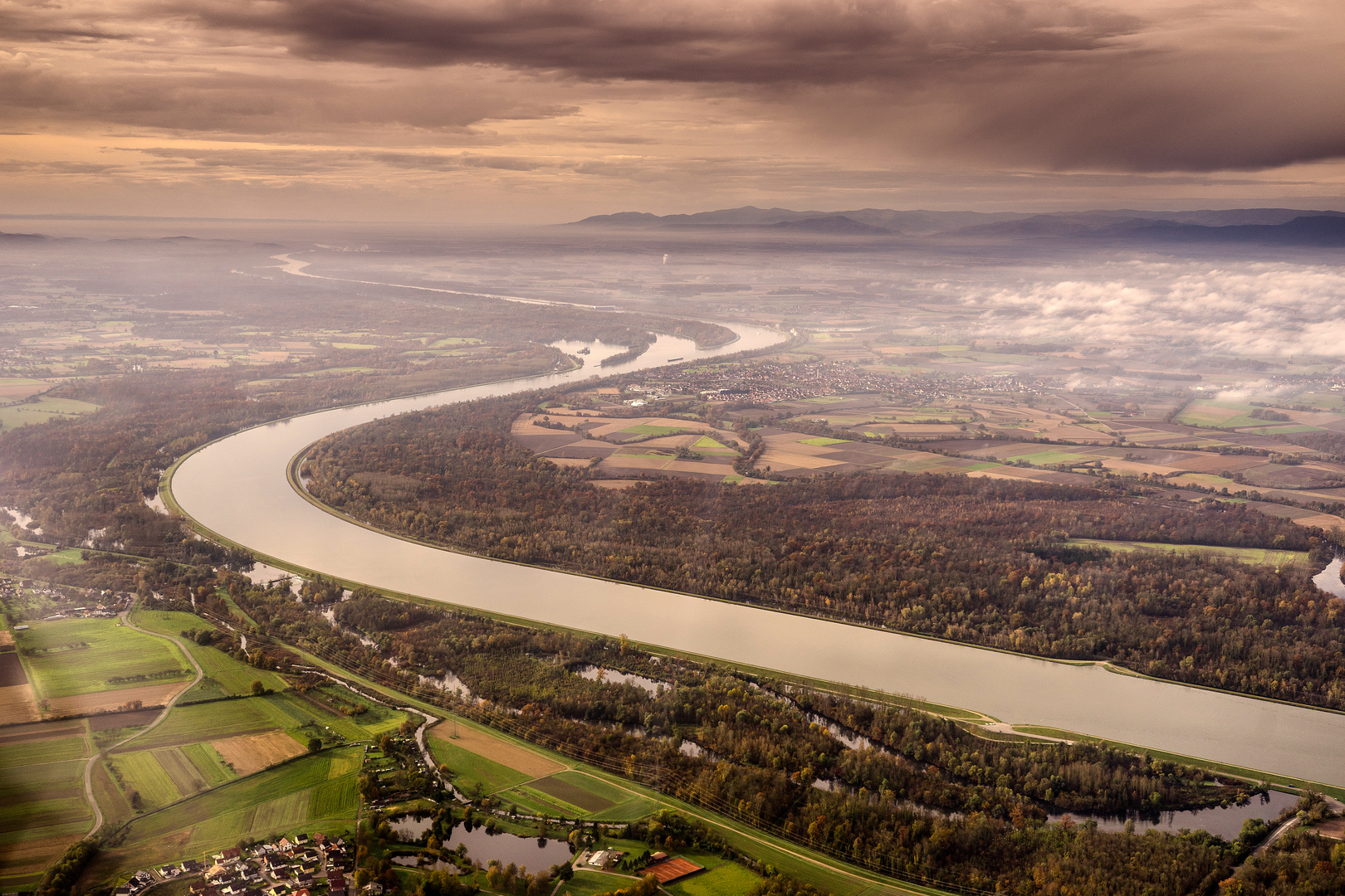 Der Oberrhein zwischen Offenburg und Freiburg