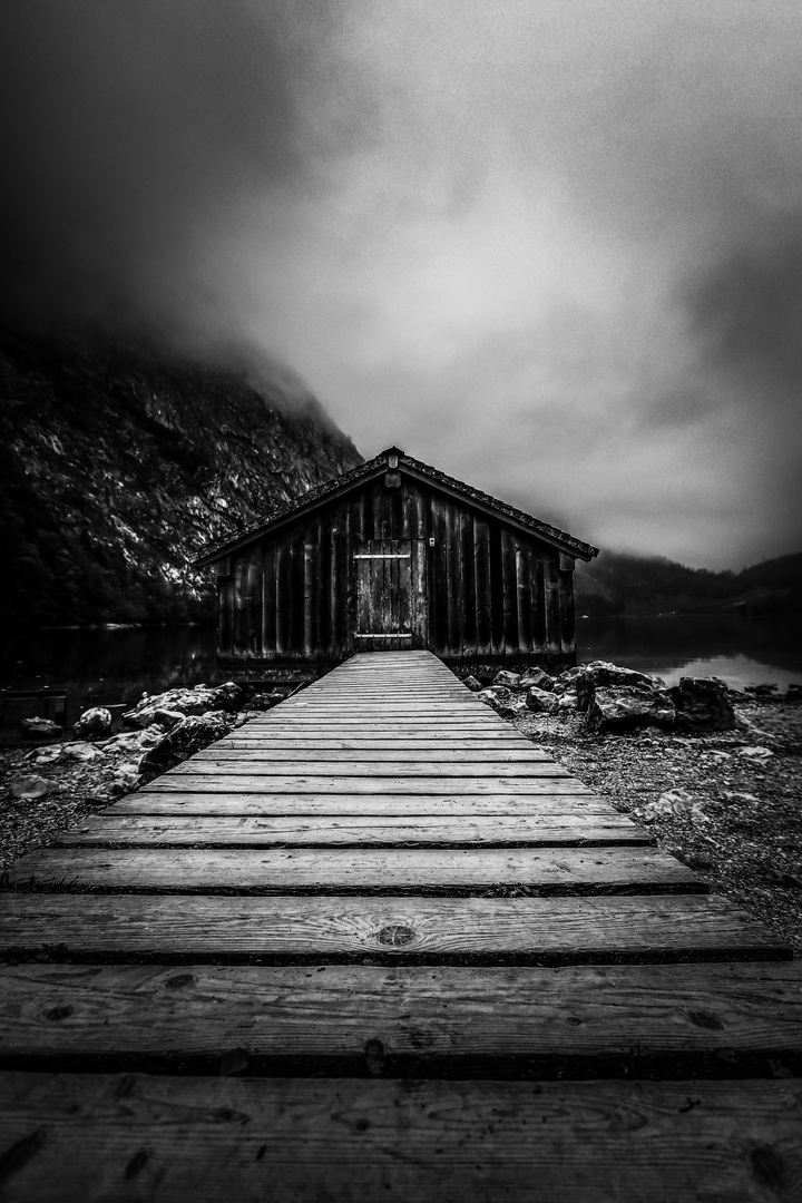 Der Obersee in schwarz weiß