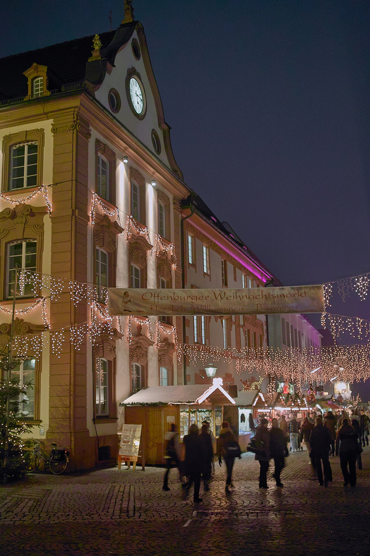 Der Offenburger Weihnachtsmarkt ist eröffnet.