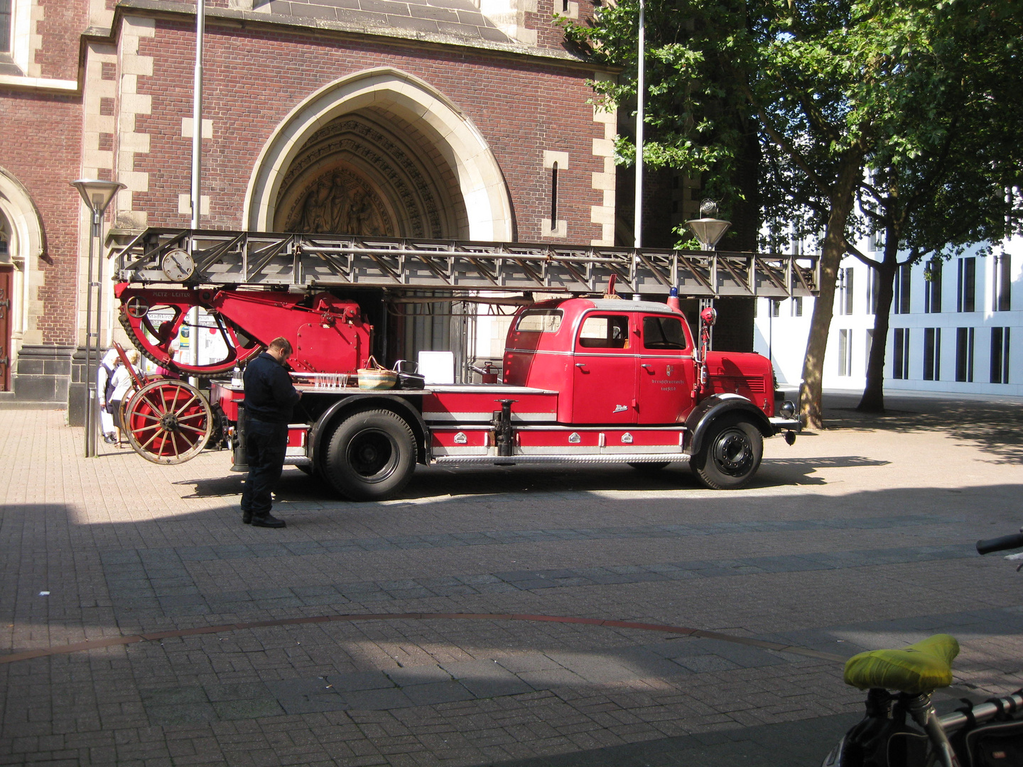 der Oldie an der Kirche