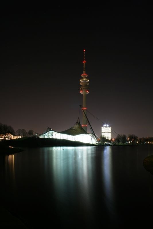 Der Olympiaturm bei Nacht - The Olympic Tower by Night