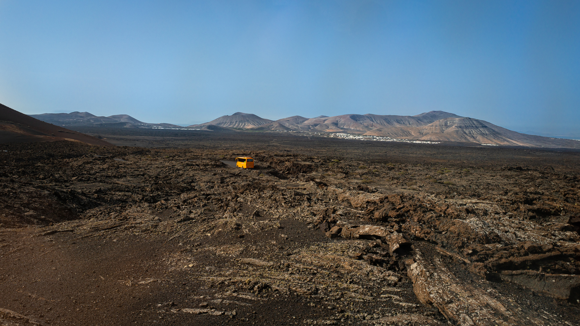 Der orange Bus... | Los Hervideros, Lanzarote