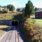 Der Ort Gallitzin liegt westlich über den Gallitzen Tunnel mit Gleisen der Norfolk Southern, PA, USA
