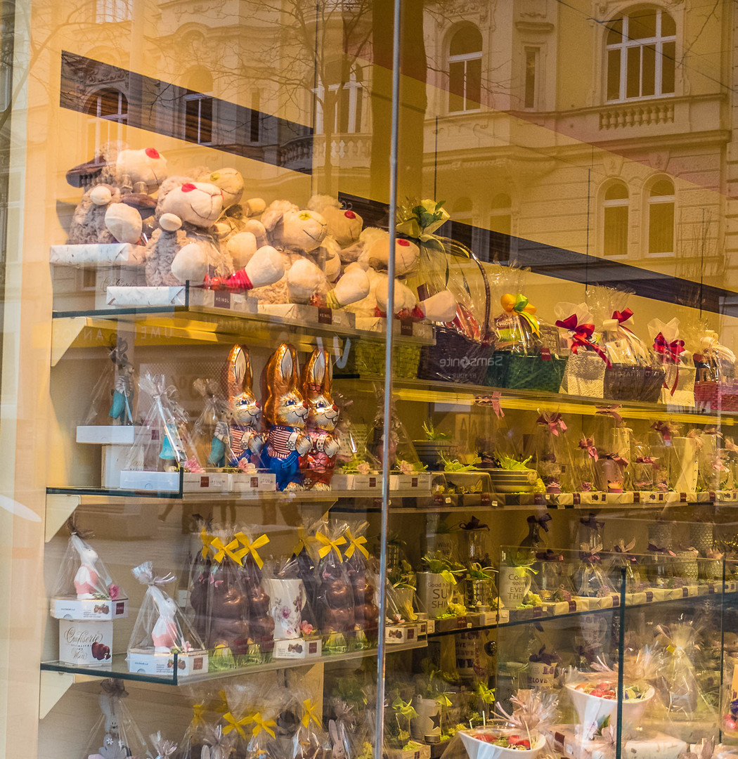 Der Osterhause ist schon unterwegs - gesehen auf der Mariahilfer Straße in Wien