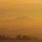 Der Otzberg im Nebel.