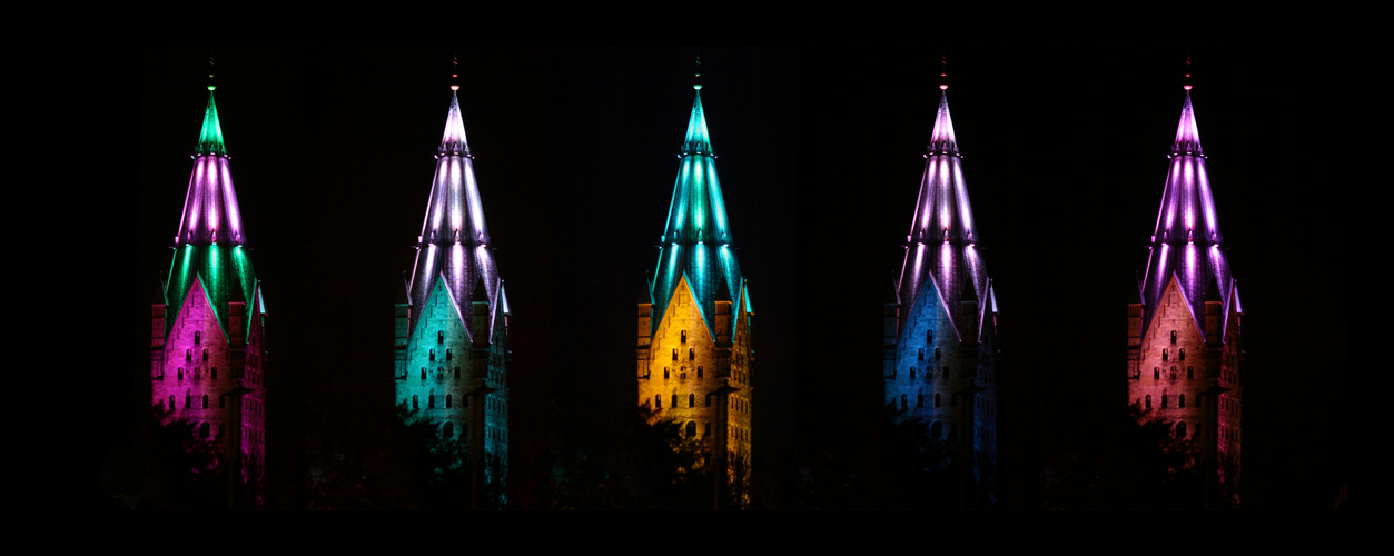 Der Paderborner Dom im Advent