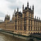 Der Palace of Westminster (deutsch Westminster-Palast)